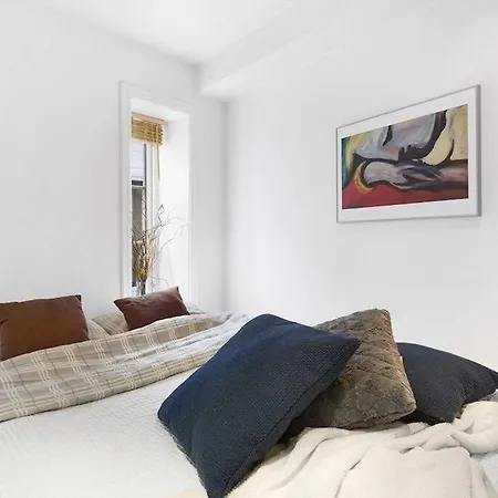 Cozy Private In Centre Apartment